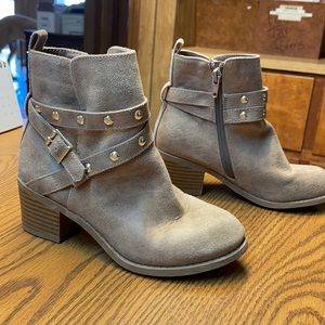 Girls tan ankle boots like new